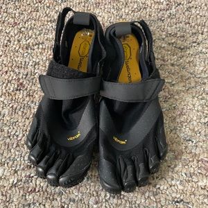 Women’s Vibram Fivefingers V-Aqua Water shoes. New